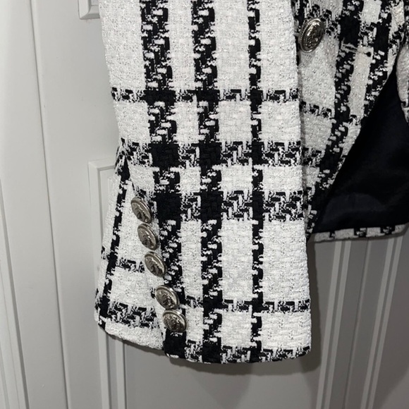 CATWALK CONNECTION Krystal Houndstooth Blazer is a must have in your wardrobe. - Picture 10 of 12